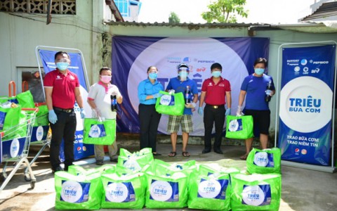 Chương trình “Triệu bữa cơm 2021” tái khởi động tại các tỉnh thành bị ảnh hưởng bởi dịch COVID-19